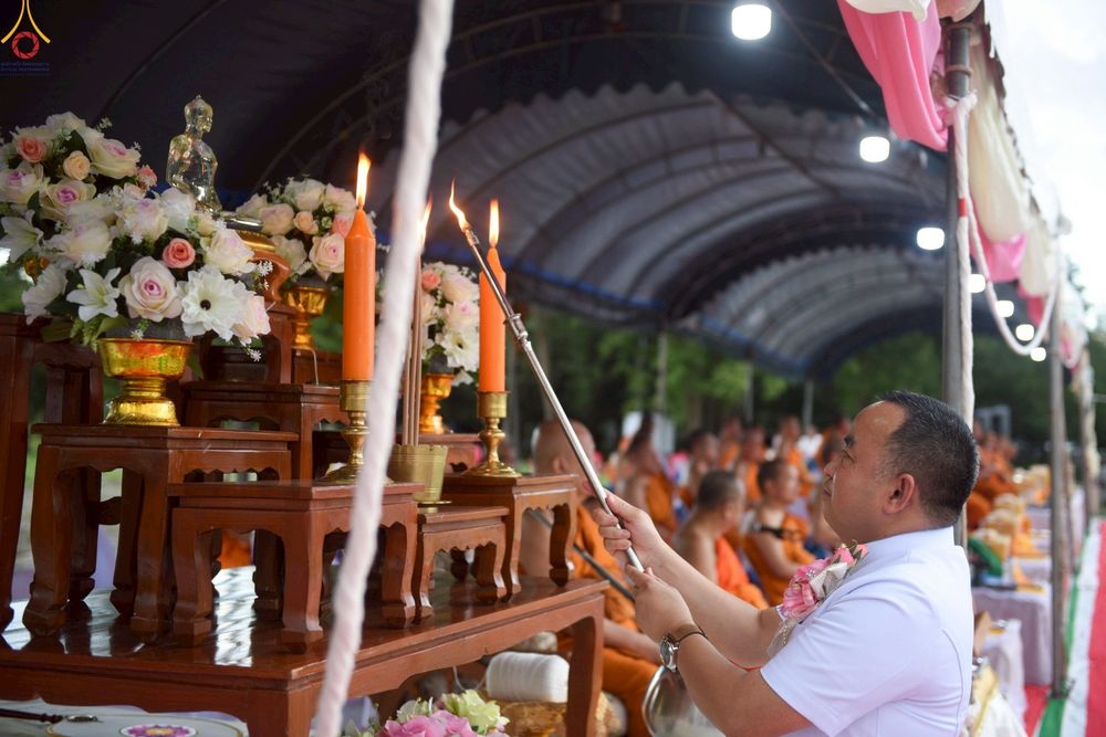 ภาพ No.261529:วันที่ 17-18 ตุลาคม พ.ศ. 2568 พิธีเจริญพระพุทธมนต์คณะสงฆ์ 108 กลั่นแผ่นดินองค์พระเจดีย์สระบุรี สมโภชองค์กฐิน และพิธีทอดกฐิน ณ ศูนย์ปฏิบัติธรรมสระบุรี ในโครงการกฐินสามัคคีทั่วไทย 30,000 วัด บูชาธรรม 81 ปี หลวงพ่อธัมมชโย โดยคณะศิษยานุศิษย์วัดพระธรรมกาย