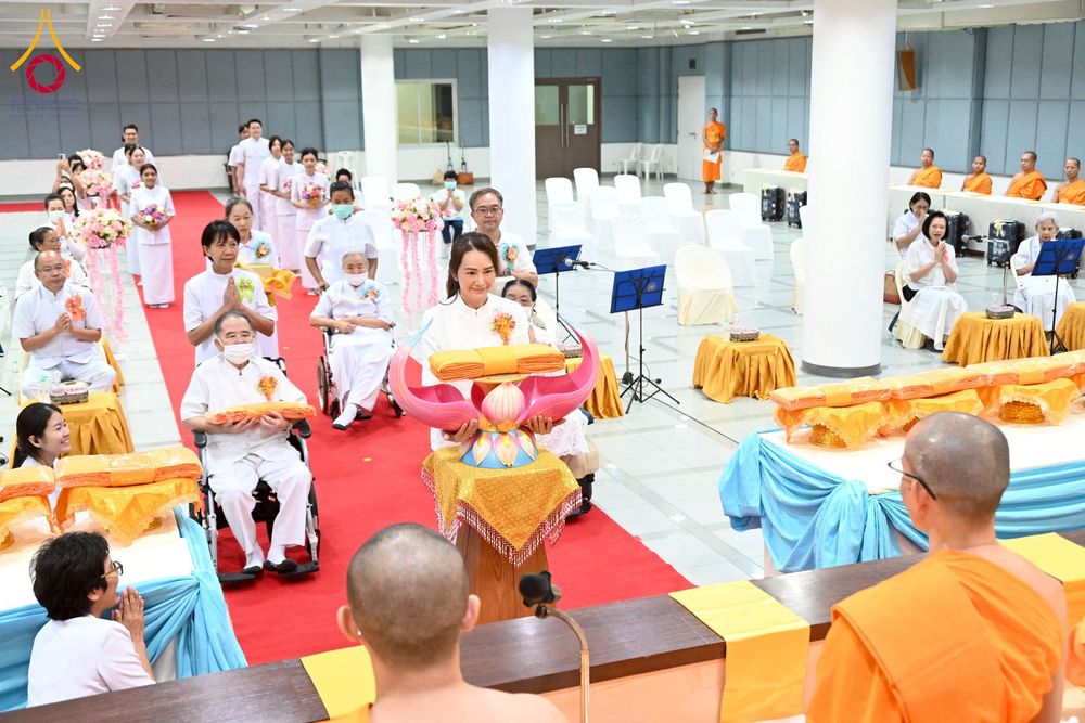 ภาพ No.229017:วันอาทิตย์ที่ 15 มิถุนายน พ.ศ. 2568 พิธีทอดผ้าป่าทุนพัฒนาพระมหาเปรียญ และทุนเผยแผ่พระพุทธศาสนาไปทั่วโลก ณ ห้องสัมมนา SPD สภาธรรมกายสากล วัดพระธรรมกาย