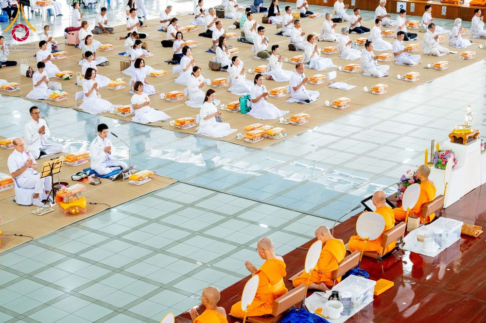 ภาพ No.271067:วันพุธที่ 20 พฤศจิกายน พ.ศ.2568 (วันพระ แรม 15 ค่ำ เดือน 12) พิธีบุพเปตพลี ครั้งที่ 173 ร่วมอุทิศบุญแด่หมู่ญาติที่ล่วงลับไปแล้ว และสืบทอดอายุพระพุทธศาสนา ณ หอฉันคุณยายอาจารย์ฯ วัดพระธรรมกาย