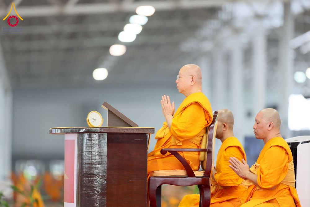 ภาพ No.258084:วันอาทิตย์ที่ 5 ตุลาคม พ.ศ. 2568 พิธีบูชาข้าวพระ ณ สภาธรรมกายสากล วัดพระธรรมกาย