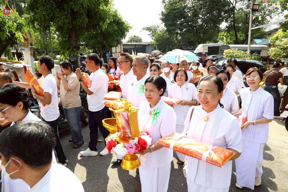 ภาพ No.253921:วันที่ 12 ตุลาคม พ.ศ. 2568 พิธีทอดกฐินสามัคคีทั่วไทย 30,000 วัด โดยคณะศิษยานุศิษย์ บูชาธรรม 81 ปี หลวงพ่อธัมมชโย ณ วัดบางกะเจ้ากลาง อ.พระประแดง จ.สมุทรปราการ