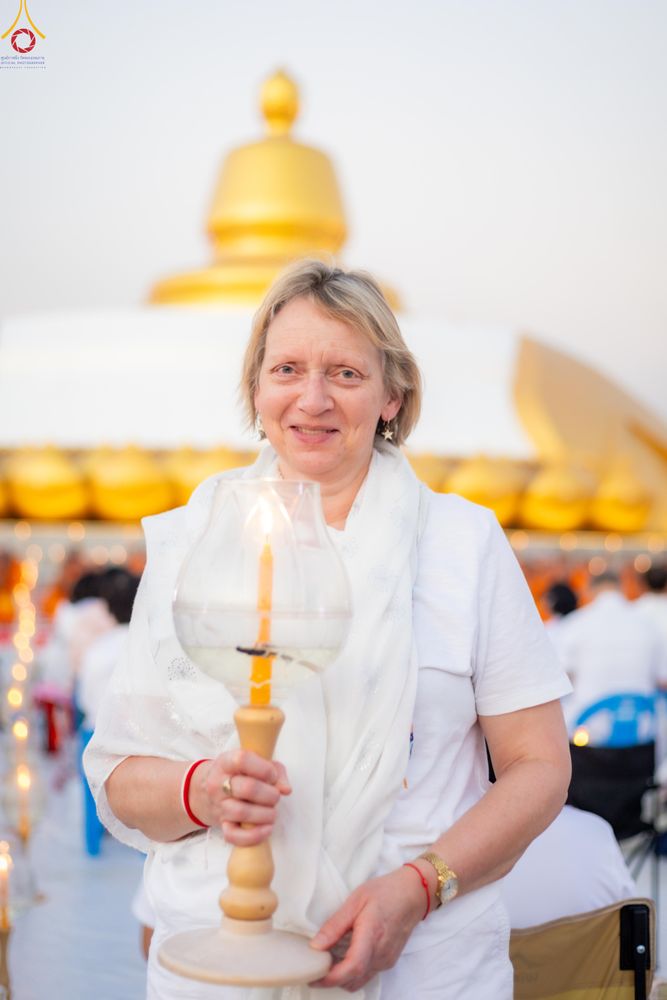 ภาพ No.302200:วันที่ 23 มกราคม พ.ศ. 2569 พิธีจุดประทีปธรรมถวายเป็นพุทธบูชา (ภาพชุดที่ 2) และบูชาธรรมมหาปูชนียาจารย์  ณ อนุสรณ์สถานลำดับที่ 5 สถานที่เผยแผ่วิชชาธรรมกายครั้งแรก อนุสรณ์สถานบางปลา วัดบางปลา อำเภอบางเลน จังหวัดนครปฐม ในโครงการธรรมยาตรา กตัญญูบูชา มหาปูชนีย