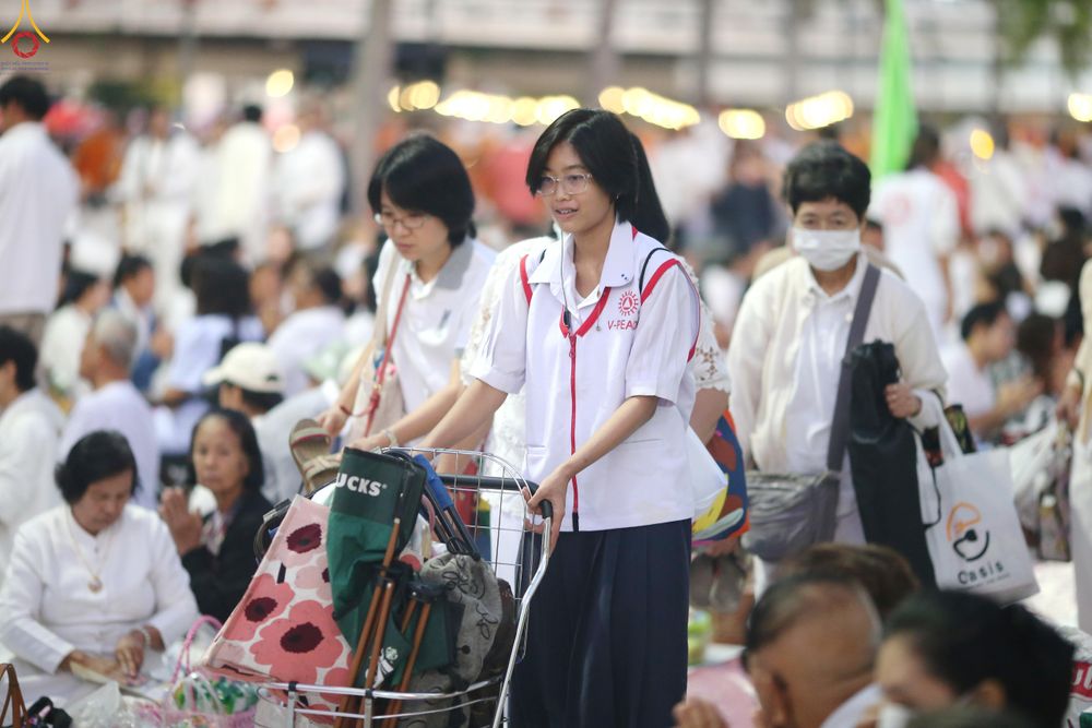 ภาพ No.282477:วันที่ 19 -20 ธันวาคม พ.ศ.2568 เบื้องหลังความสำเร็จ ของการจัดงานตักบาตร พระ 10,000 รูป Skywalk กาญจนบุรี