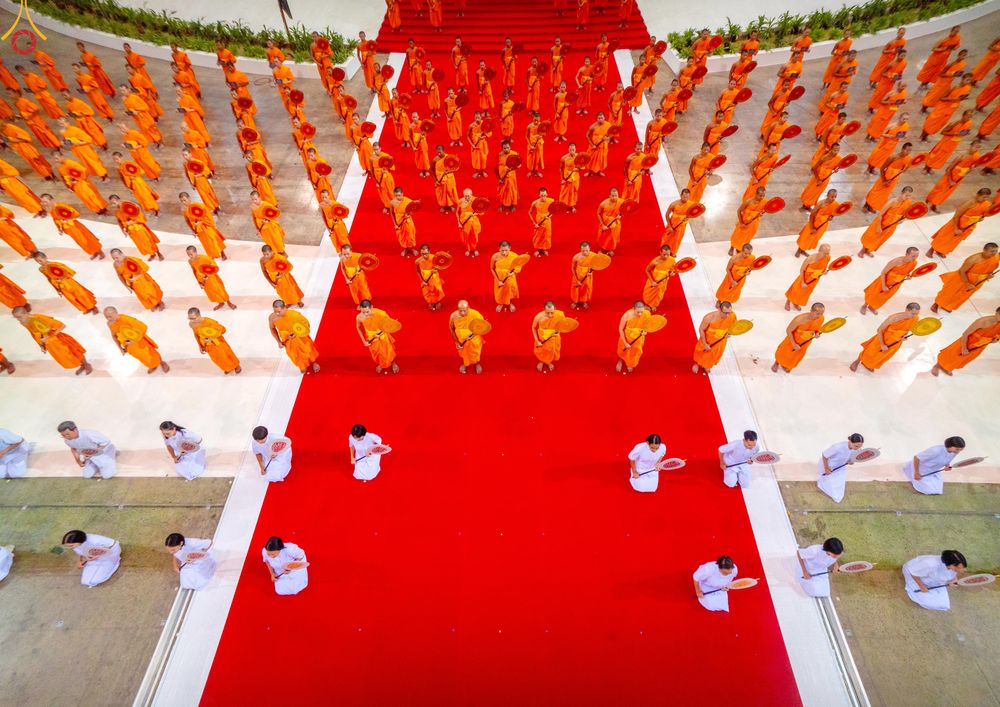 ภาพ No.339056:วันอาทิตย์ที่ 12 กรกฎาคม พ.ศ.2569 พิธีมุทิตาผู้สอบได้เปรียญธรรม ประโยค 1-2 ถึง ป.ธ.9 และ บ.ศ.1-2 ถึง บ.ศ.6 สำนักศาสนศึกษาวัดพระธรรมกาย ประจำปี 2569, พิธีมอบตราตั้งแต่งตั้งอาจารย์ใหญ่ สำนักศาสนศึกษาวัดพระธรรมกาย