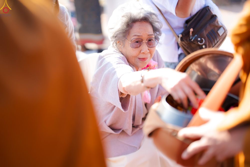 ภาพ No.281455:วันเสาร์ที่ 27 ธันวาคม พ.ศ.2568 พิธีตักบาตรพระ ๑,๐๐๐ รูป   เพื่อความเป็นสิริมงคลแก่ชีวิตและแผ่นดินไทย  มหากุศลครั้งยิ่งใหญ่แห่งปี ส่งท้ายปีเก่า ต้อนรับปีใหม่  ณ ถนนหน้าที่ว่าการอำเภอภูเรือ จังหวัดเลย