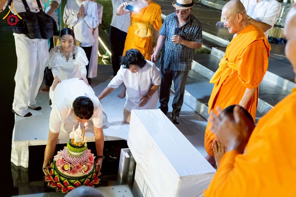 ภาพ No.266438:วันพุธที่ 5 พฤศจิกายน พ.ศ. 2568 (วันพระ ขึ้น 15 ค่ำ เดือน 12) พิธีลอยกระทงธรรม  ณ สระมหาเศรษฐีทะเลบุญ มหาวิหารพระมงคลเทพมุนี วัดพระธรรมกาย จ.ปทุมธานี