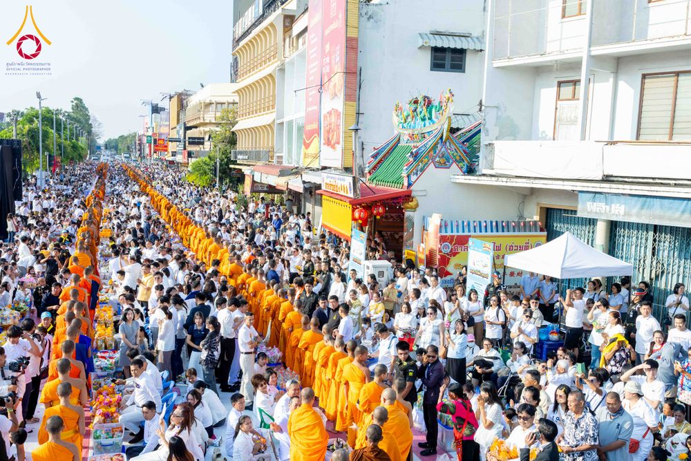 ภาพ No.312847:วันอาทิตย์ที่ 8 มีนาคม พ.ศ.2569 ทำบุญเมืองนครราชสีมา 558 ปี ตักบาตรพระ 10,000 รูป (ภาพชุดที่ 2)