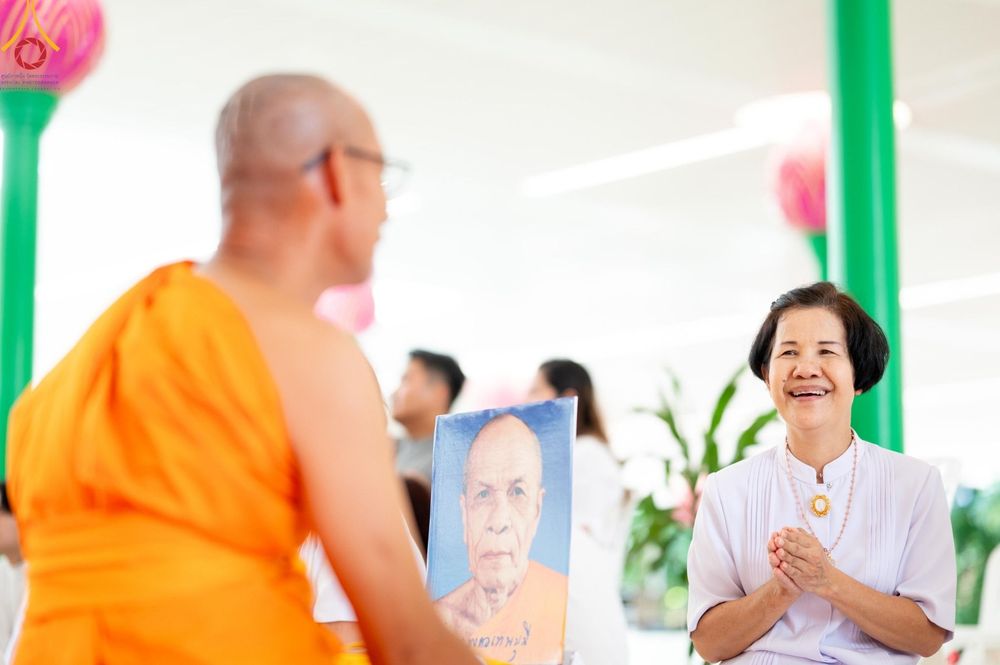 ภาพ No.159842:พิธีตัดปอยผมปลงผมนาคธรรมทายาท, พิธีบรรพชาอุปสมบทหมู่ โครงการอุปสมบทหมู่บูชาธรรม 140 ปี พระมงคลเทพมุนี (สด จนฺทสโร) ณ โบสถ์พระไตรปิฏก วัดพระธรรมกาย วันเสาร์ที่ 5 ตุลาคม พ.ศ. 2567