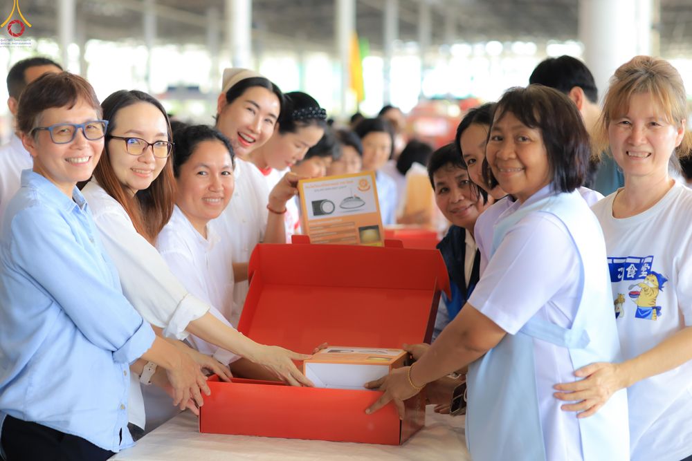 ภาพ No.322165:วันที่ 14 เมษายน พ.ศ.2569 การเตรียมกล่องไทยธรรม วันสุดท้าย เพื่องานถวายมหาสังฆทาน 40,000 กว่าวัดทั่วประเทศ วันคุ้มครองโลก 22 เมษายน พ.ศ.2569 วัดพระธรรมกาย