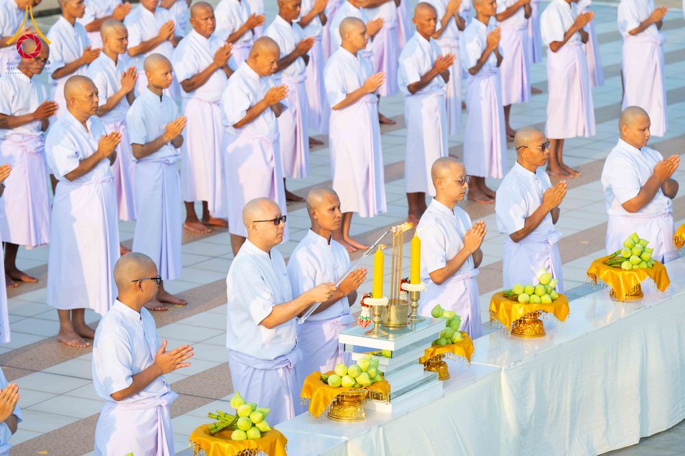 ภาพ No.320857:วันเสาร์ที่ 11 เมษายน พ.ศ.2569 พิธีเวียนประทักษิณ พิธีวันทาเจดีย์ โครงการอุปสมบทหมู่ บูชาธรรมหลวงพ่อธัมมชโย พ.ศ.2569 โครงการอุปสมบทหมู่ธรรมทายาท ระดับอุดมศึกษา รุ่น 53 (ภาคฤดูร้อน) ณ วัดพระธรรมกาย ปทุมธานี