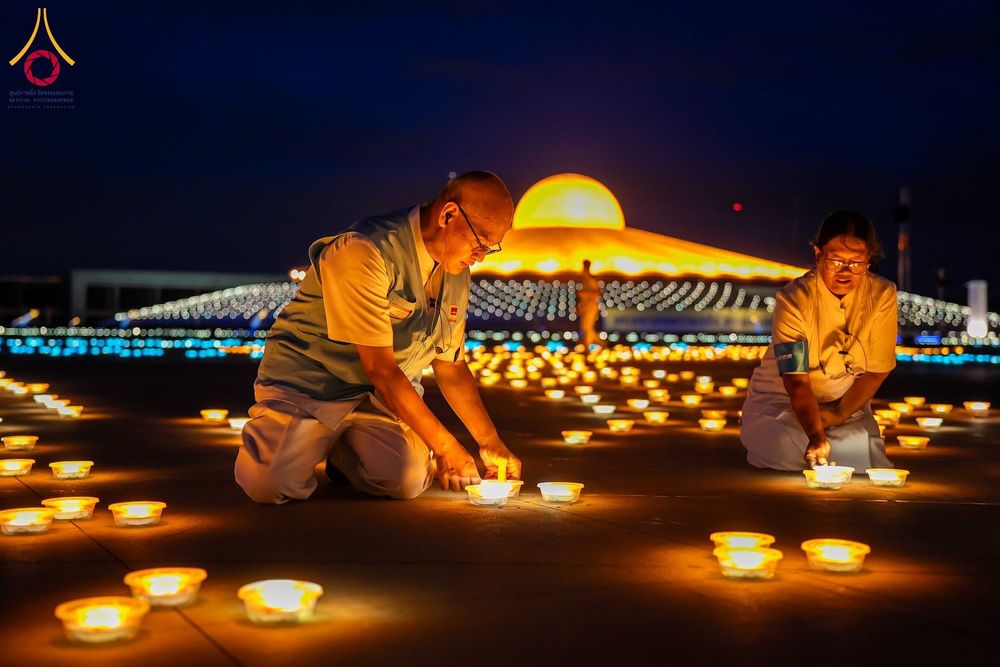 ภาพ No.345814:วันพฤหัสบดีที่ 27 สิงหาคม พ.ศ.2569 พิธีจุดประทีป เนื่องในวันธรรมชัย ณ วัดพระธรรมกาย ปทุมธานี