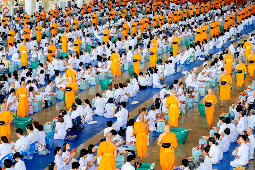 ภาพ No.345376:วันพฤหัสบดีที่ 27 สิงหาคม พ.ศ.2569 พิธีตักบาตรในวันธรรมชัย ณ สภาธรรมกายสากล วัดพระธรรมกาย ปทุมธานี