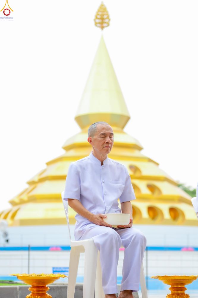 ภาพ No.330554:วันที่ 30 พฤษภาคม พ.ศ.2569 พิธีตัดปอยผมและปลงผม อุบาสกอุปสมบทอุทิศชีวิต 11 ท่าน (ภาพชุดที่ 2) ณ โบสถ์พระไตรปิฎก วัดพระธรรมกาย จังหวัดปทุมธานี