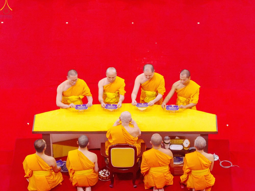 ภาพ No.338992:วันอาทิตย์ที่ 12 กรกฎาคม พ.ศ.2569 พิธีมุทิตาผู้สอบได้เปรียญธรรม ประโยค 1-2 ถึง ป.ธ.9 และ บ.ศ.1-2 ถึง บ.ศ.6 สำนักศาสนศึกษาวัดพระธรรมกาย ประจำปี 2569, พิธีมอบตราตั้งแต่งตั้งอาจารย์ใหญ่ สำนักศาสนศึกษาวัดพระธรรมกาย
