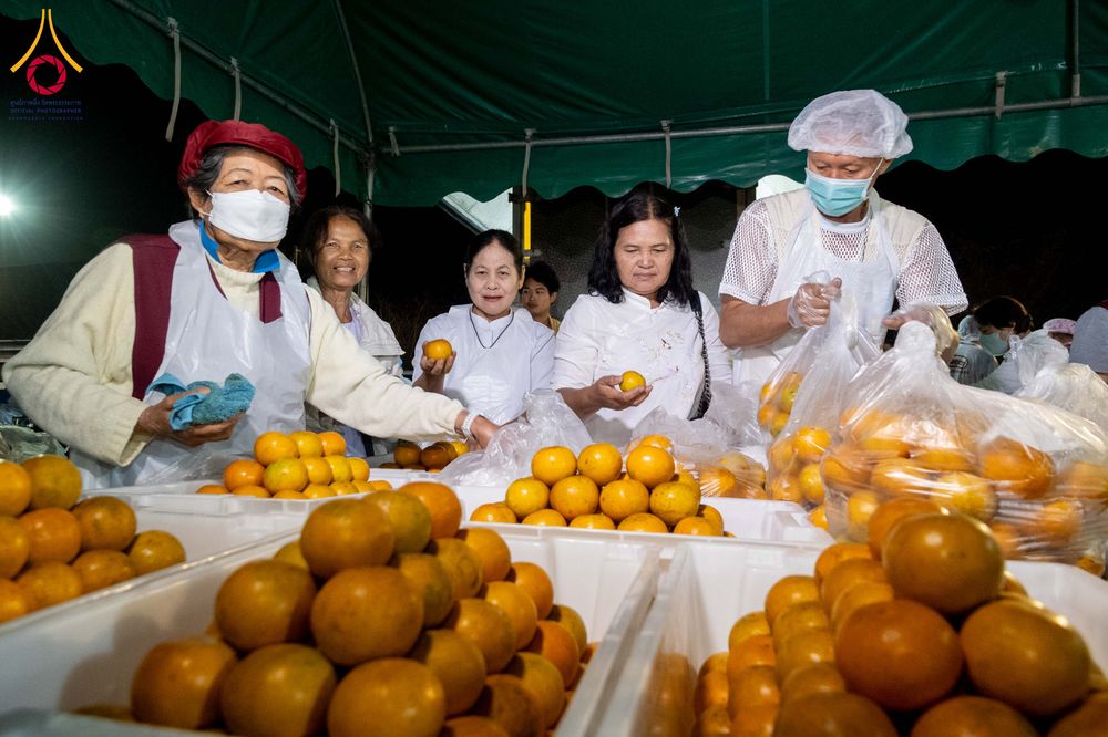 ภาพ No.301711:วันที่ 24 มกราคม พ.ศ. 2569 พิธีถวายภัตตาหารเป็นสังฆทาน แด่พระธรรมยาตรา ณ อนุสรณ์สถานบางปลา วัดบางปลา อำเภอบางเลน จังหวัดนครปฐม ในโครงการธรรมยาตรา กตัญญูบูชา มหาปูชนียาจารย์ พระมงคลเทพมุนี(สด จนฺทสโร) พระผู้ปราบมาร อนุสรณ์สถาน 7 แห่ง ปีที่ 14