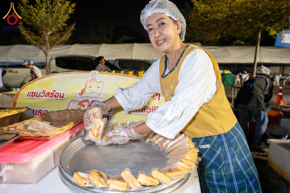 ภาพ No.296610:วันที่ 18 มกราคม พ.ศ. 2569 พิธีถวายภัตตาหารเป็นสังฆทาน แด่พระธรรมยาตรา ณ วัดโบสถ์บน ต.บางคูเวียง จ.นนทบุรี อนุสรณ์สถานลำดับที่ 4 สถานที่เกิดด้วยกายธรรม ในโครงการธรรมยาตรา กตัญญูบูชา มหาปูชนียาจารย์ พระมงคลเทพมุนี(สด จนฺทสโร) พระผู้ปราบมาร อนุสรณ์สถาน 7 แ