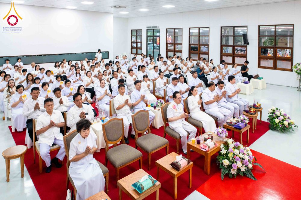 ภาพ No.315349:วันอังคารที่ 24 มีนาคม พ.ศ. 2569 พิธีบำเพ็ญกุศล คุณพ่อณรงค์ จินตมากุล  สิริอายุ 99 ปี 11 เดือน โยมบิดา พระครูปลัดรัตนวีรวัฒน์ (รังสฤษดิ์ อิทฺธิจินตโก) ที่ปรึกษาเจ้าคณะจังหวัดปทุมธานี เจ้าอาวาสวัดพระธรรมกาย  ณ ห้องปลูกศรัทธา 2 วัดพระธรรมกาย ปทุมธานี