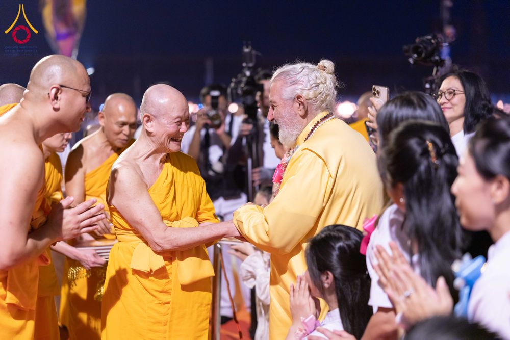 ภาพ No.312472:วันอังคารที่ 3 มีนาคม พ.ศ.2569 พิธีเวียนประทักษิณและจุดมาฆประทีป (ภาพชุดที่ 2) ณ ลานธรรมพระมหาธรรมกายเจดีย์ วัดพระธรรมกาย