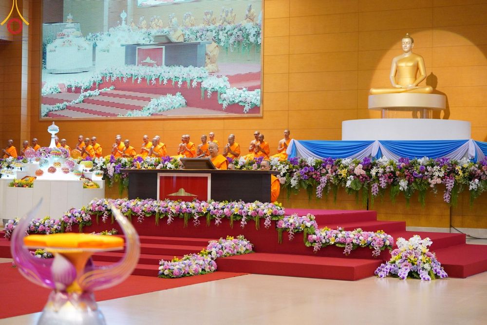 ภาพ No.177641:พิธีตักบาตรและพิธีบูชาข้าวพระ ในวันอาทิตย์ต้นเดือนที่ 1 ธันวาคม พ.ศ. 2567 ณ สภาธรรมกายสากล วัดพระธรรมกาย