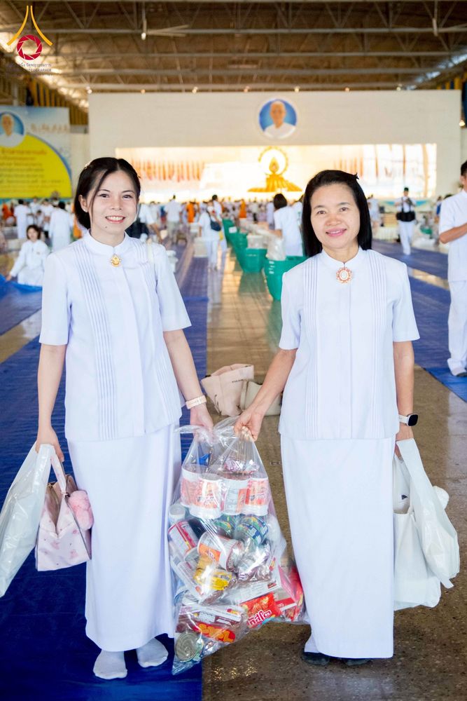 ภาพ No.277060:วันอาทิตย์ที่ 7 ธันวาคม พ.ศ. 2568 พิธีตักบาตรอาทิตย์ต้นเดือน ณ บ้านแก้วเรือนทองคุณยายฯ วัดพระธรรมกาย