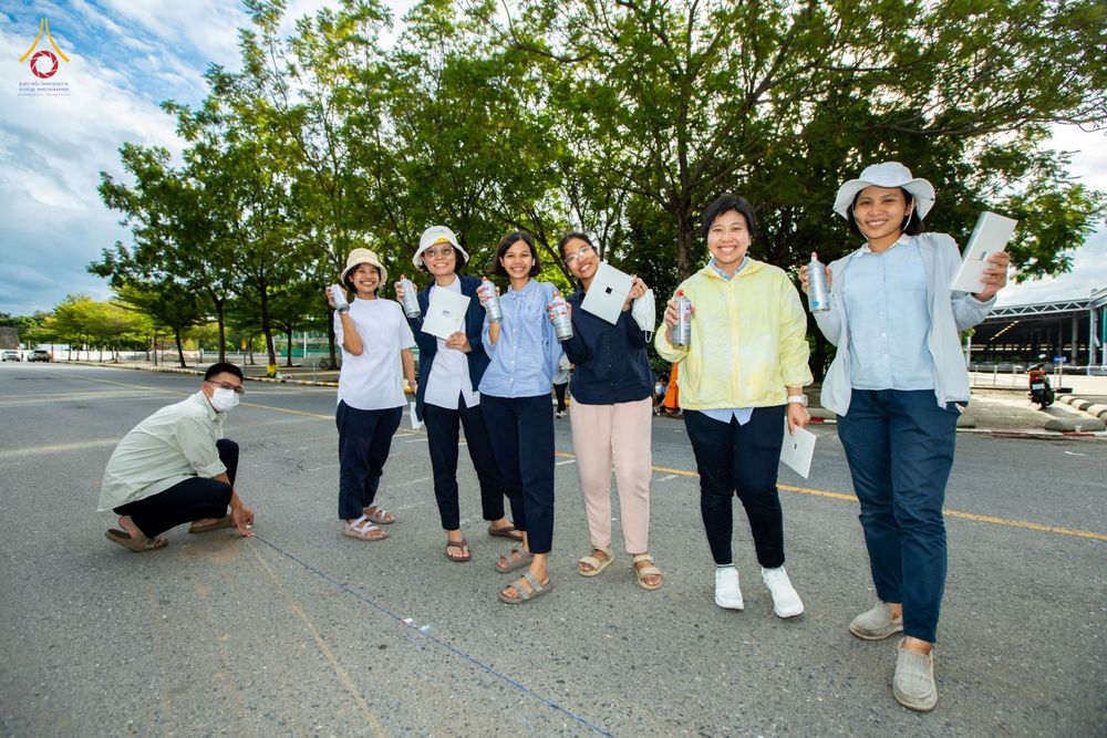 ภาพ No.88757:คณะสงฆ์ เจ้าหน้าที่ และสาธุชน ทุ่มเทแรงกายแรงใจเตรียมงาน เพื่องานวันครูผู้ค้นพบวิชชาธรรมกาย ตั้งแต่วันที่ 20 กันยายน พ.ศ. 2566