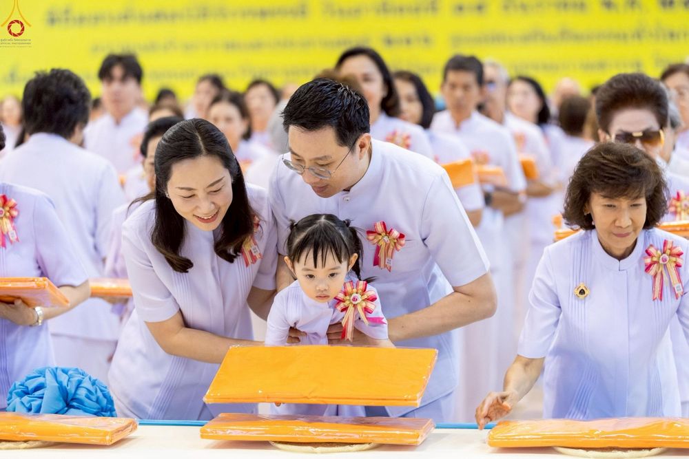 ภาพ No.277547:วันอาทิตย์ต้นเดือนที่ 7 ธันวาคม พ.ศ.2568 พิธีทอดผ้าป่าต้นสมบัติจักรพรรดิ ณ สภาธรรมกายสากล วัดพระธรรมกาย