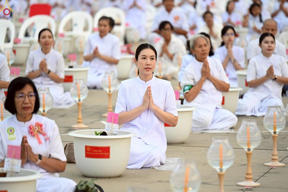 ภาพ No.252958:วันที่ 10 ตุลาคม พ.ศ. 2568 พิธีปลูกต้นทรัพย์บานชื่น ณ ลานธรรม วัดพระธรรมกาย