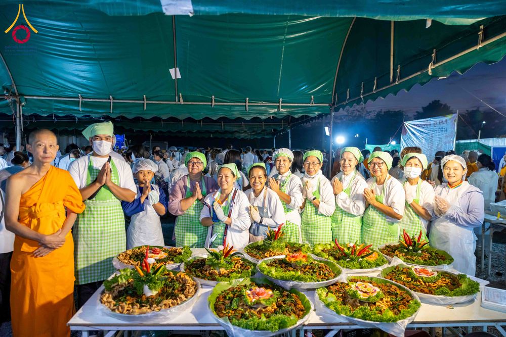 ภาพ No.301744:วันที่ 24 มกราคม พ.ศ. 2569 พิธีถวายภัตตาหารเป็นสังฆทาน แด่พระธรรมยาตรา ณ อนุสรณ์สถานบางปลา วัดบางปลา อำเภอบางเลน จังหวัดนครปฐม ในโครงการธรรมยาตรา กตัญญูบูชา มหาปูชนียาจารย์ พระมงคลเทพมุนี(สด จนฺทสโร) พระผู้ปราบมาร อนุสรณ์สถาน 7 แห่ง ปีที่ 14