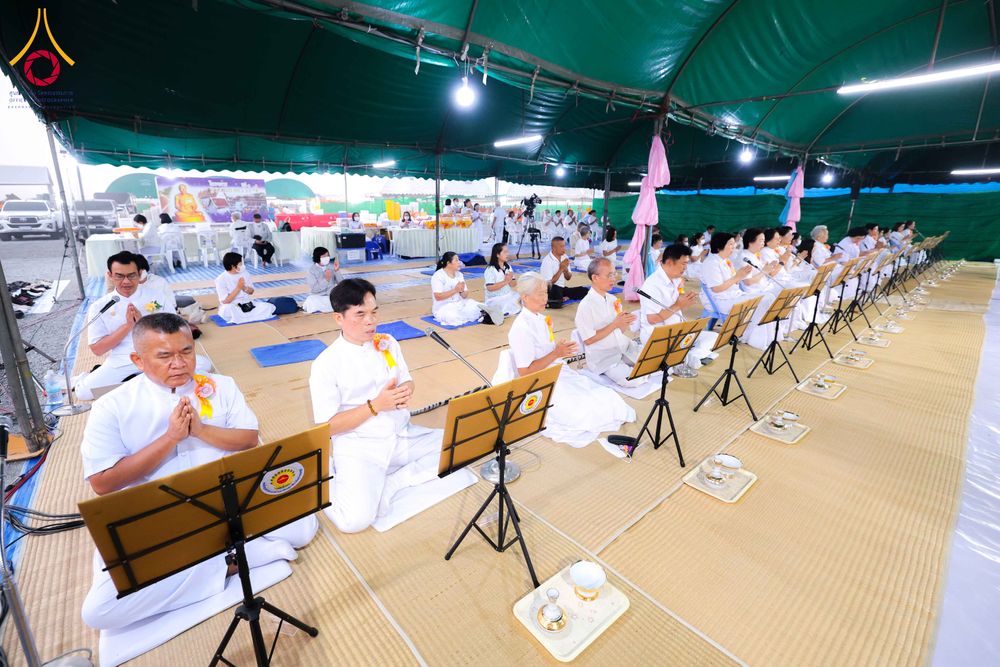 ภาพ No.298479:วันที่ 20 มกราคม พ.ศ. 2569 พิธีถวายภัตตาหารเป็นสังฆทาน แด่พระธรรมยาตรา ณ อนุสรณ์สถานบางปลา วัดบางปลา อำเภอบางเลน จังหวัดนครปฐม ในโครงการธรรมยาตรา กตัญญูบูชา มหาปูชนียาจารย์ พระมงคลเทพมุนี(สด จนฺทสโร) พระผู้ปราบมาร อนุสรณ์สถาน 7 แห่ง ปีที่ 14