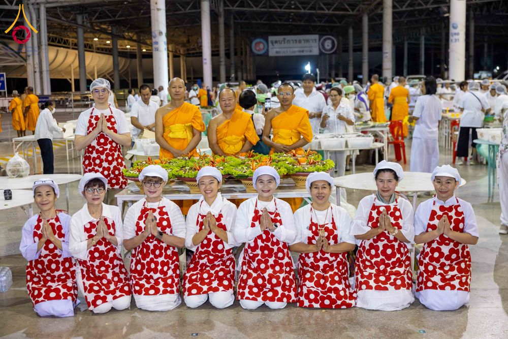 ภาพ No.305435:วันที่ 29 มกราคม พ.ศ. 2569 พิธีถวายภัตตาหารเป็นสังฆทาน แด่พระธรรมยาตรา ณ วัดพระธรรมกาย  จังหวัดปทุมธานี ในโครงการธรรมยาตรา กตัญญูบูชา มหาปูชนียาจารย์ พระมงคลเทพมุนี(สด จนฺทสโร) พระผู้ปราบมาร อนุสรณ์สถาน 7 แห่ง ปีที่ 14