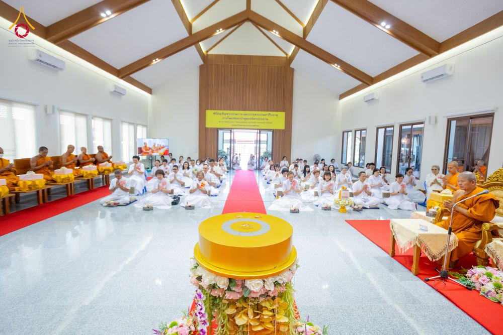 ภาพ No.336308:วันจันทร์ที่ 22 มิถุนายน พ.ศ.2569 พิธีอัญเชิญพระธรรมกาย และบรรจุพระบรมสารีริกธาตุ  ภายในเกศดอกบัวตูม องค์พระประธาน ณ อาคารสมปรารถนา วัดกลางธนรินทร์ ต.บ้านแป้ง อ.พรหมบุรี จ.สิงห์บุรี