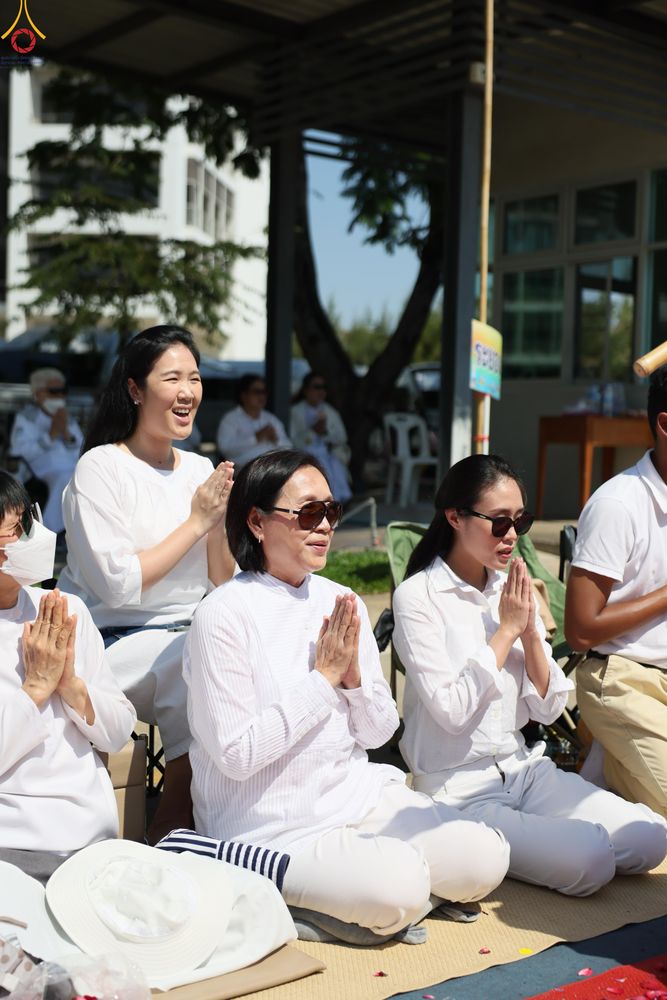 ภาพ No.304559:วันที่ 25 มกราคม พ.ศ. 2569 พิธีต้อนรับพระธรรมยาตรา (ภาพชุดที่ 2) รร.สามัคคีราษฏร์บำรุง-วัดพระธรรมกาย ในโครงการธรรมยาตรา กตัญญูบูชา มหาปูชนียาจารย์ พระมงคลเทพมุนี(สด จนฺทสโร) พระผู้ปราบมาร อนุสรณ์สถาน 7 แห่ง ปีที่ 14