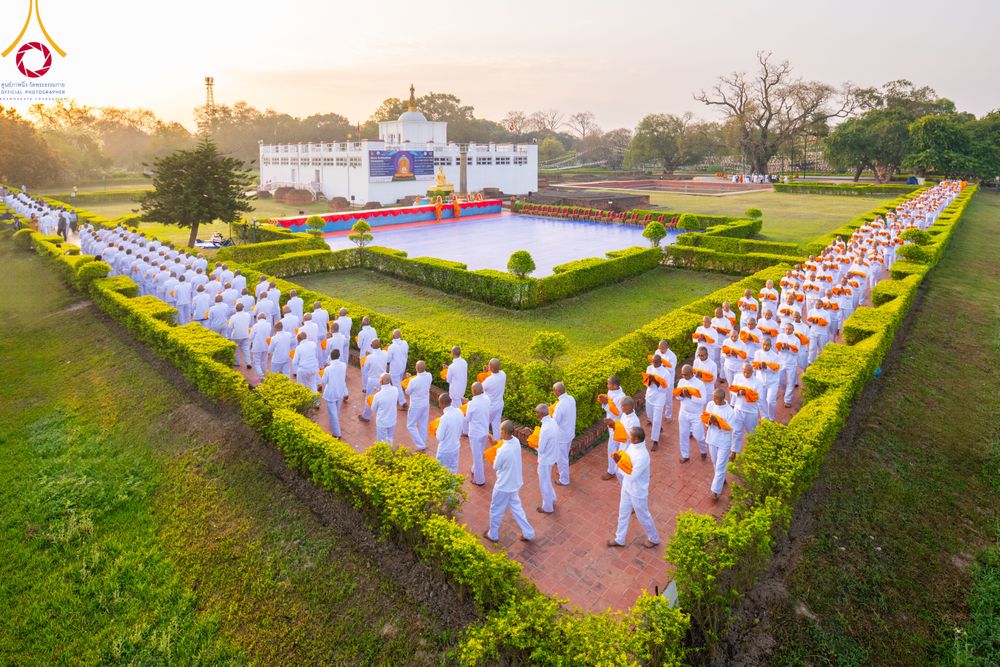 ภาพ No.314055:วันจันทร์ที่ 16 มีนาคม พ.ศ. 2569 พิธีเวียนเทียนประทักษิณ และพิธีบรรพชาสามเณร 500 รูป ณ วิหารมายาเทวี ประเทศเนปาล