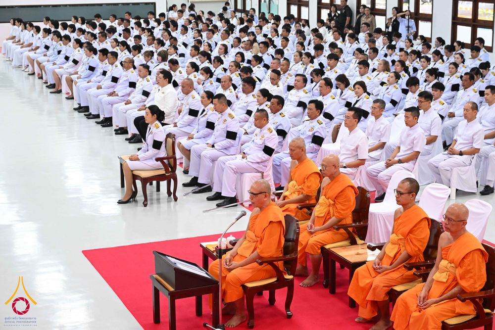 ภาพ No.344234:วันที่ 12 สิงหาคม พ.ศ. 2569  พสกนิกรชาวอำเภอคลองหลวง พร้อมใจร่วมพิธีสวดพระพุทธมนต์และทำบุญตักบาตรถวายพระราชกุศล เนื่องในวันคล้ายวันพระราชสมภพ สมเด็จพระบรมราชชนนีพันปีหลวง และวันแม่แห่งชาติ 12 สิงหาคม 2569