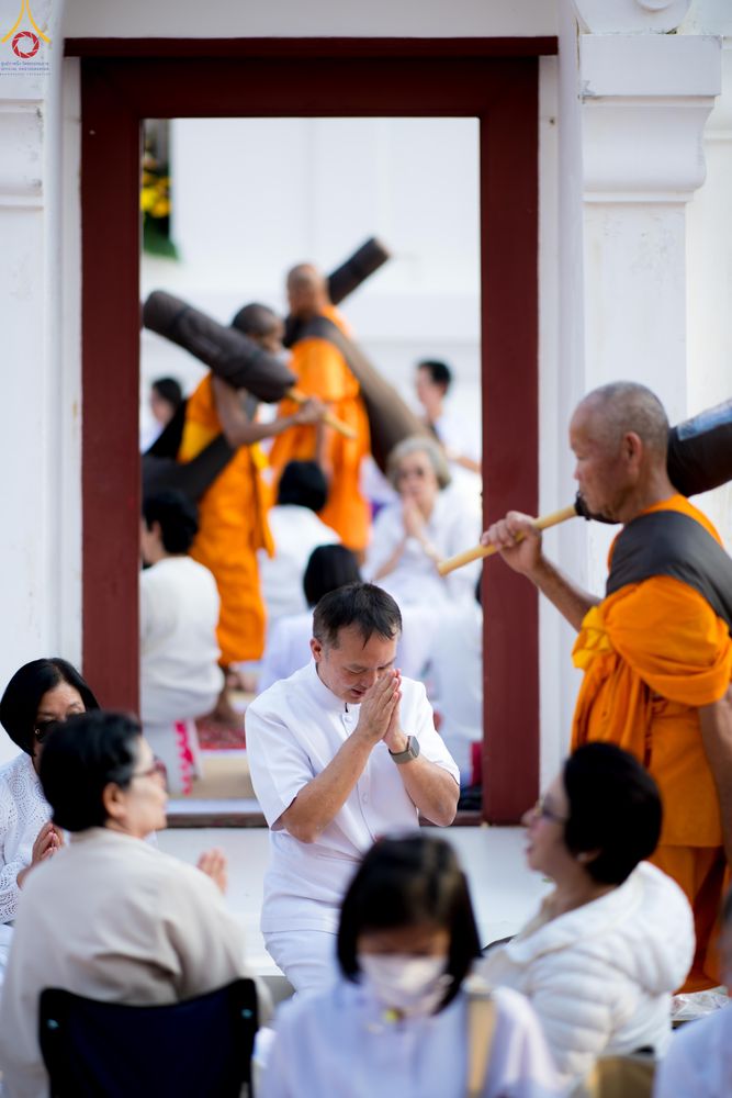 ภาพ No.295240:วันที่ 16 มกราคม พ.ศ. 2569 พิธีต้อนรับพระธรรมยาตรา อนุสรณ์สถานลำดับที่ 4 (ภาพชุดที่ 2) สถานที่เกิดด้วยกายธรรม ณ วัดโบสถ์บน ต.บางคูเวียง จ.นนทบุรี ในโครงการธรรมยาตรา กตัญญูบูชา มหาปูชนียาจารย์ พระมงคลเทพมุนี(สด จนฺทสโร) พระผู้ปราบมาร อนุสรณ์สถาน 7 แห่ง ปี