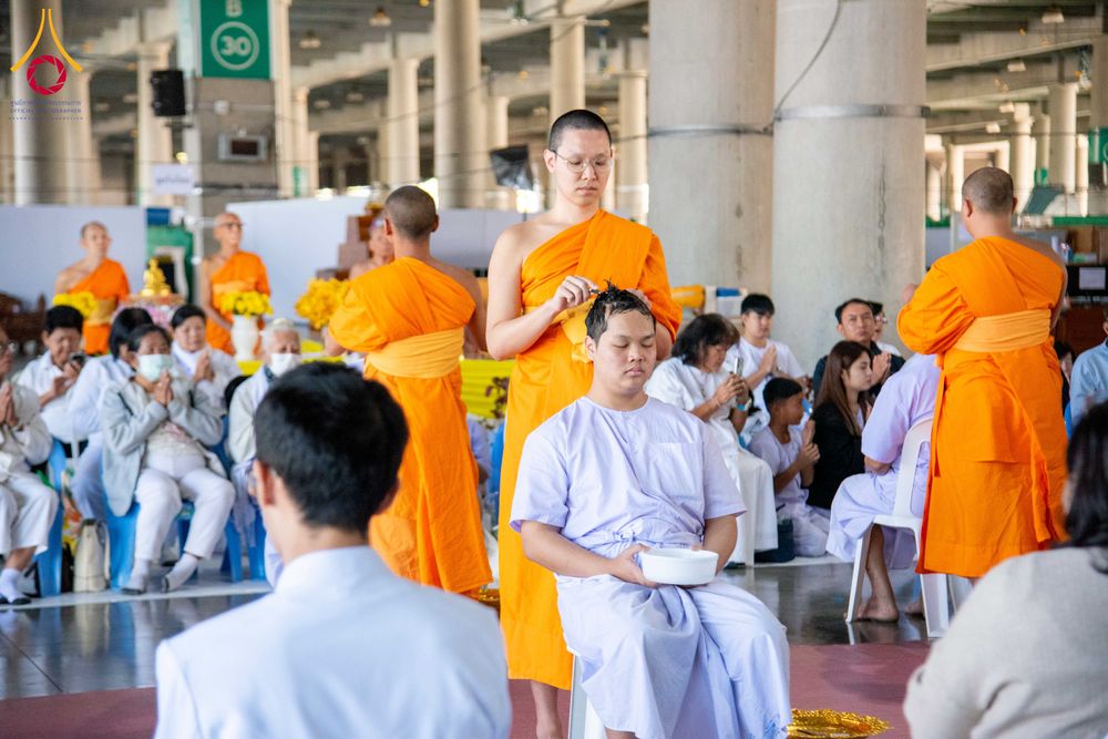 ภาพ No.293646:วันที่ 10 มกราคม พ.ศ. 2569 พิธีปลงผมธรรมทายาทบูชาธรรม 117  ปี คุณยายอาจารย์ฯ ณ วิหารคด วัดพระธรรมกาย ปทุมธานี