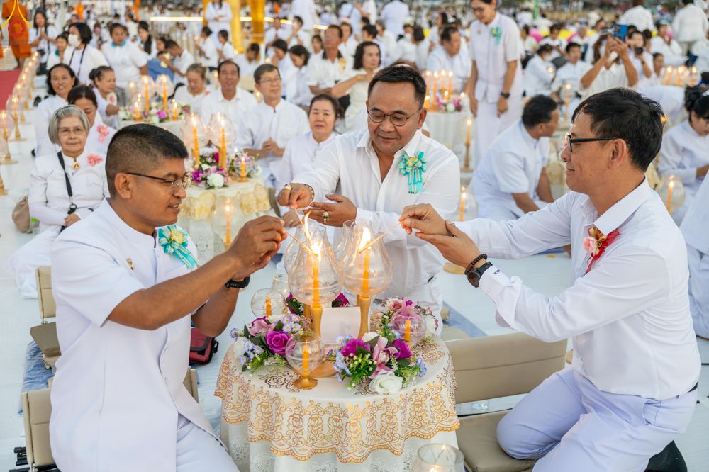 ภาพ No.302172:วันที่ 23 มกราคม พ.ศ. 2569 พิธีจุดประทีปธรรมถวายเป็นพุทธบูชา (ภาพชุดที่ 2) และบูชาธรรมมหาปูชนียาจารย์  ณ อนุสรณ์สถานลำดับที่ 5 สถานที่เผยแผ่วิชชาธรรมกายครั้งแรก อนุสรณ์สถานบางปลา วัดบางปลา อำเภอบางเลน จังหวัดนครปฐม ในโครงการธรรมยาตรา กตัญญูบูชา มหาปูชนีย