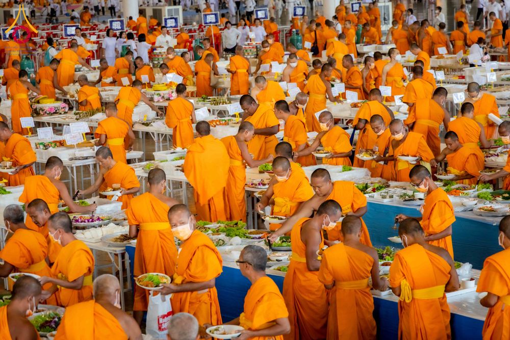 ภาพ No.305431:วันที่ 29 มกราคม พ.ศ. 2569 พิธีถวายภัตตาหารเป็นสังฆทาน แด่พระธรรมยาตรา ณ วัดพระธรรมกาย  จังหวัดปทุมธานี ในโครงการธรรมยาตรา กตัญญูบูชา มหาปูชนียาจารย์ พระมงคลเทพมุนี(สด จนฺทสโร) พระผู้ปราบมาร อนุสรณ์สถาน 7 แห่ง ปีที่ 14