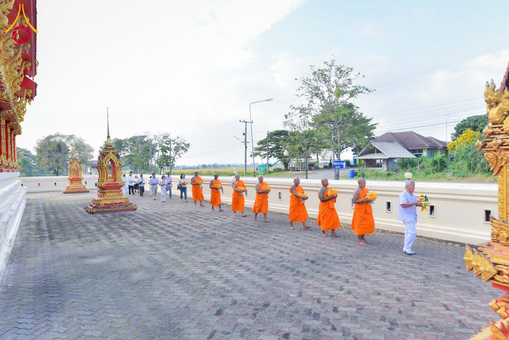 ภาพ No.285161:วันเสาร์ที่ 6 ธันวาคม พ.ศ.2568  พิธีอุปสมบทธรรมทายาท โครงการบรรพชาอุปสมบทหมู่  รุ่นบูชาธรรมมหาปูชนียาจารย์ ประจำปี 2568 ศูนย์ปฏิบัติธรรมและศูนย์อบรมเยาวชนเพชรบุรี อ.ท่ายาง จ.เพชรบุรี ณ วัดศีลคุณาราม อ.เขาย้อย เพชรบุรี