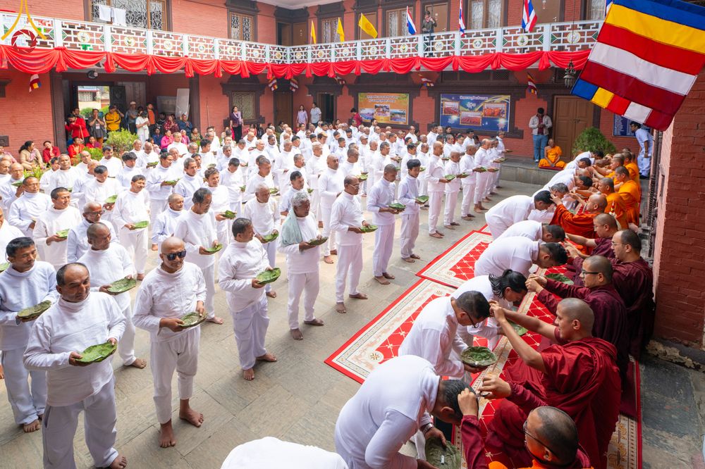 ภาพ No.313333:วันพุธที่ 11 มีนาคม พ.ศ. 2569 พิธีตัดปอยผมโครงการบรรพชาสามเณร  ณ วัดอเชศวร (Aksheswar Mahavihar) ประเทศเนปาล