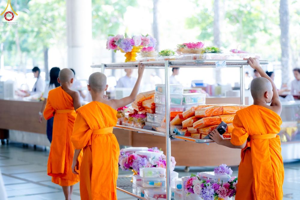 ภาพ No.177463:พิธีถวายภัตตาหารเมนูสวรรค์ และพิธีบุพเปตพลี ครั้งที่ 158 ร่วมอุทิศบุญแด่หมู่ญาติที่ล่วงลับไปแล้ว และสืบทอดอายุพระพุทธศาสนา ณ วัดพระธรรมกาย วันที่ 30 พฤศจิกายน พ.ศ.2567 (วันพระ แรม 15 ค่ำ เดือน 12)