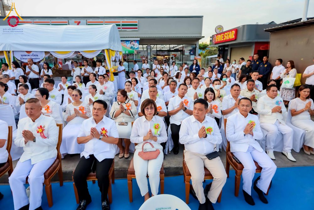 ภาพ No.313857:วันอาทิตย์ที่ 14 มีนาคม พ.ศ. 2569 ทำบุญเมืองหาดใหญ่ตักบาตรพระ 1,109 รูป เติมบุญใหญ่ หลังวิกฤตมหาอุทกภัย ณ ซุ้มประตูไชน่าทาวน์ ถนนศุภสารรังสรรค์ อ.หาดใหญ่ จ.สงขลา