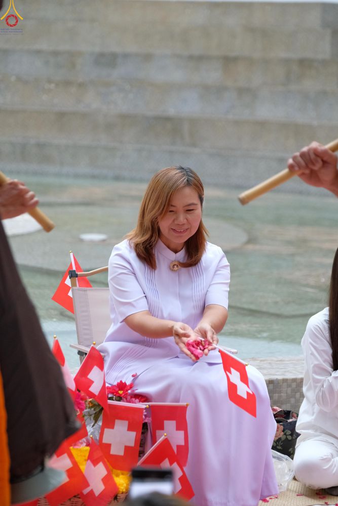 ภาพ No.287912:วันที่ 3 มกราคม พ.ศ. 2569 พิธีต้อนรับพระธรรมยาตรา ครั้งที่ 2 (ภาพชุดที่ 2) ในโครงการธรรมยาตรา กตัญญูบูชา มหาปูชนียาจารย์ พระมงคลเทพมุนี(สด จนฺทสโร) พระผู้ปราบมาร อนุสรณ์สถาน 7 แห่ง ปีที่ 14 ณ อนุสรณ์สถานมหาวิหารพระมงคลเทพมุนี (โลตัสแลนด์) อ.สองพี่น้อง จ.