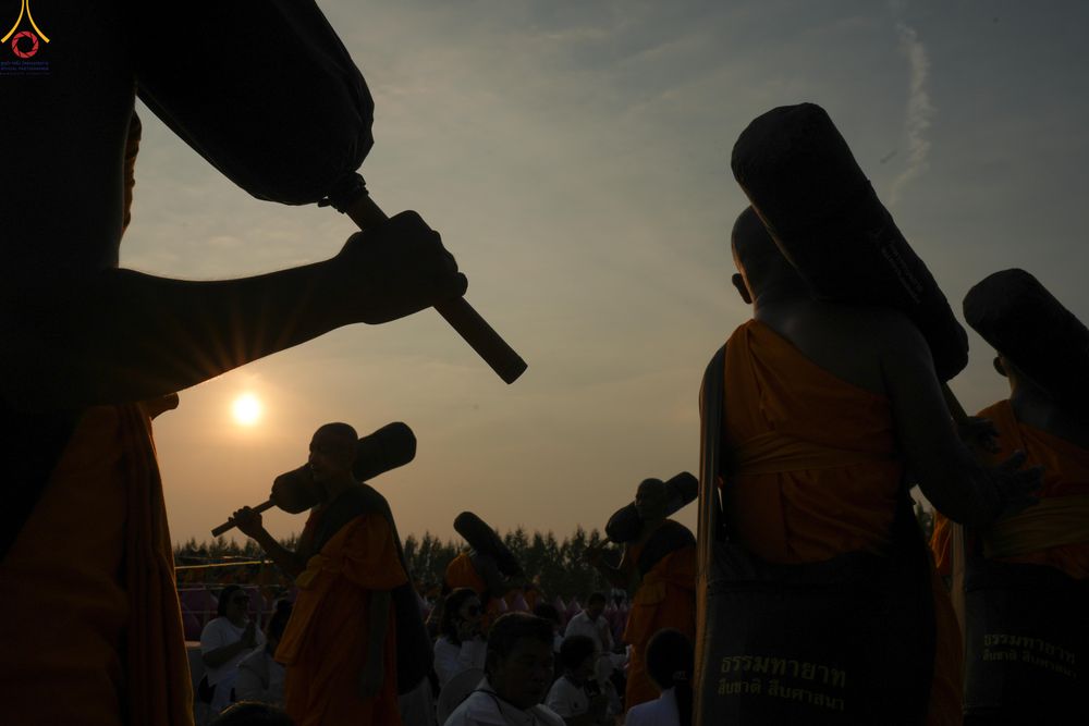 ภาพ No.299515:วันที่ 18 มกราคม พ.ศ. 2569 พิธีต้อนรับพระธรรมยาตรา (ภาพชุดที่ 2) ณ อนุสรณ์สถานลำดับที่ 5  สถานที่เผยแผ่วิชชาธรรมกายครั้งแรก อนุสรณ์สถานบางปลา วัดบางปลา อำเภอบางเลน จังหวัดนครปฐม ในโครงการธรรมยาตรา กตัญญูบูชา มหาปูชนียาจารย์ พระมงคลเทพมุนี(สด จนฺทสโร) พระ