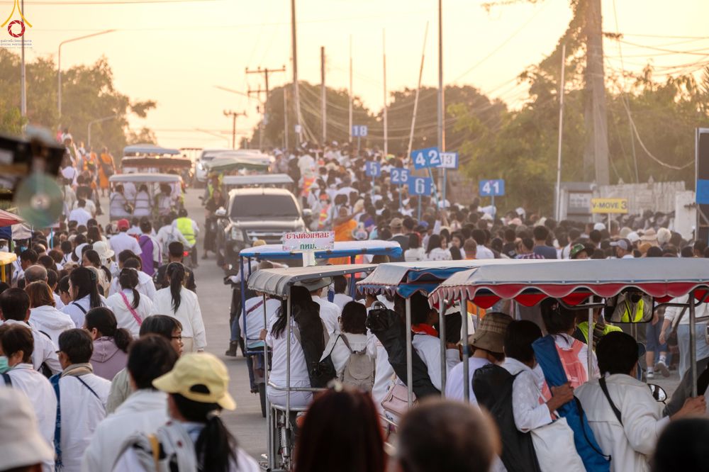 ภาพ No.293067:วันที่ 11 มกราคม พ.ศ. 2569 พิธีต้อนรับพระธรรมยาตรา ณ อนุสรณ์สถานลำดับที่ 3 (ภาพชุดที่ 2) สถานที่เกิดในเพศสมณะ วัดสองพี่น้อง อำเภอสองพี่น้อง จังหวัดสุพรรณบุรี ในโครงการธรรมยาตรา กตัญญูบูชา มหาปูชนียาจารย์ พระมงคลเทพมุนี(สด จนฺทสโร) พระผู้ปราบมาร อนุสรณ์สถ