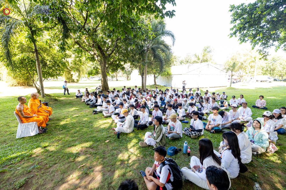 ภาพ No.330061:วันที่ 27-29 พฤษภาคม พ.ศ.2569 MBMI Tangerang (Majelis Agama Buddha Mahanikaya) ได้มีการเตรียมงานเพื่อจัดงานวิสาขบูชานานาชาติ  ชึ่งในงานจะมีการจุดประทีปโคมลาน โคมลอย กว่า 20,000 ดวง  เพื่อน้อมถวายเป็นพุทธบูชา และเพื่อเป็นการกระชับสัมพันธมิตรภาพ