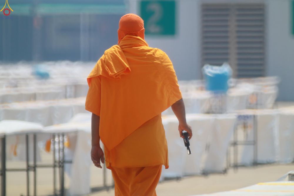 ภาพ No.321962:วันที่ 11-12 เมษายน พ.ศ.2569 การเตรียมงาน มัดถุงน้ำ , ผูกผ้าระบาย , เตรียมจุดฉันภัตตาหาร เพื่องานถวายมหาสังฆทาน 40,000 กว่าวัดทั่วประเทศ วันคุ้มครองโลก 22 เมษายน พ.ศ.2569 วัดพระธรรมกาย