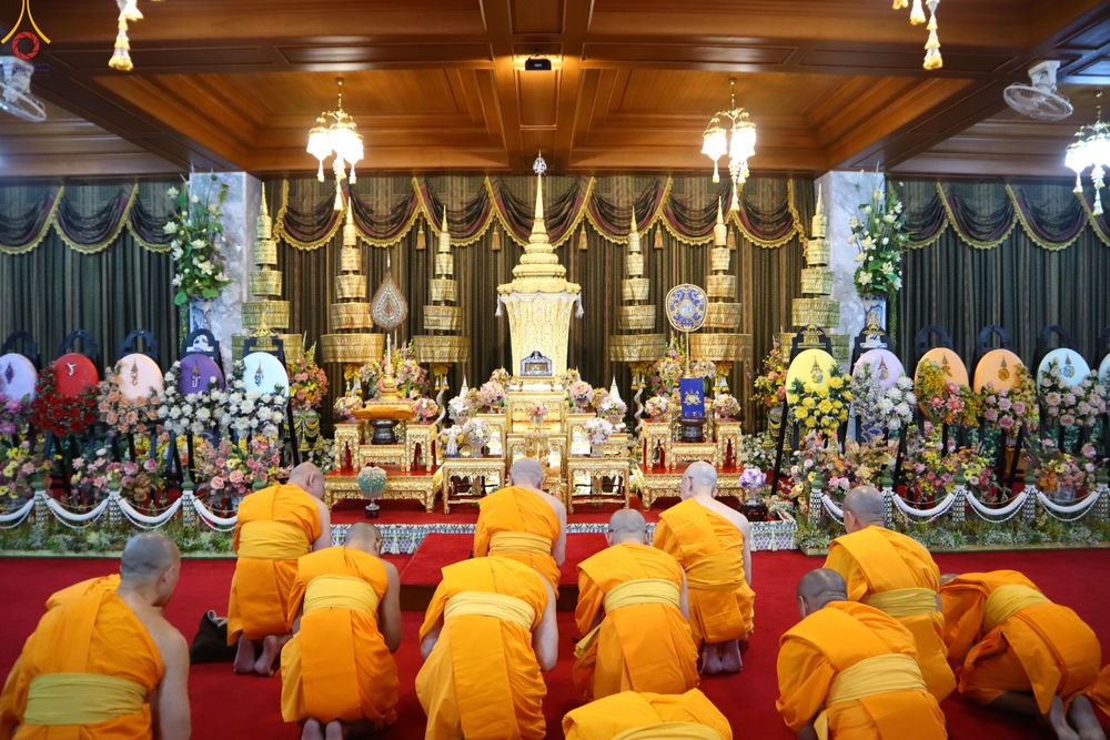 ภาพ No.286259:วันที่ 12 กรกฎาคม พศ.2568 (แรม 2 ค่ำ เดือน 8) พระภิกษุวัดพระธรรมกาย ทำวัตรพระผู้ใหญ่ เนื่องในวันเข้าพรรษา