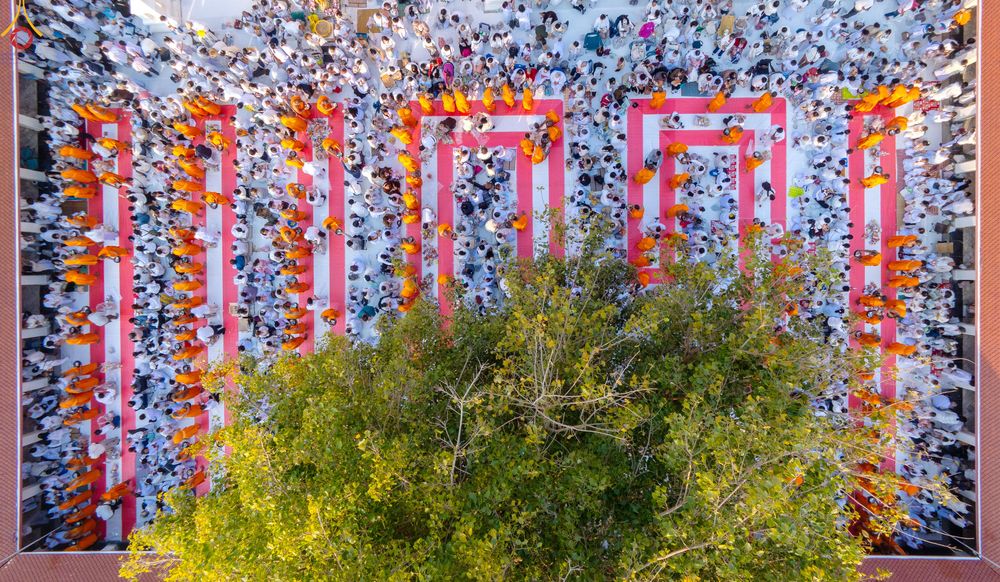 ภาพ No.294520:วันที่ 14 มกราคม พ.ศ. 2569 พิธีตักบาตรพระธรรมยาตรา ณ วัดสองพี่น้อง ต.ต้นตาล อ.สองพี่น้อง จ.สุพรรณบุรี ในโครงการธรรมยาตรา กตัญญูบูชา มหาปูชนียาจารย์ พระมงคลเทพมุนี(สด จนฺทสโร) พระผู้ปราบมาร อนุสรณ์สถาน 7 แห่ง ปีที่ 14