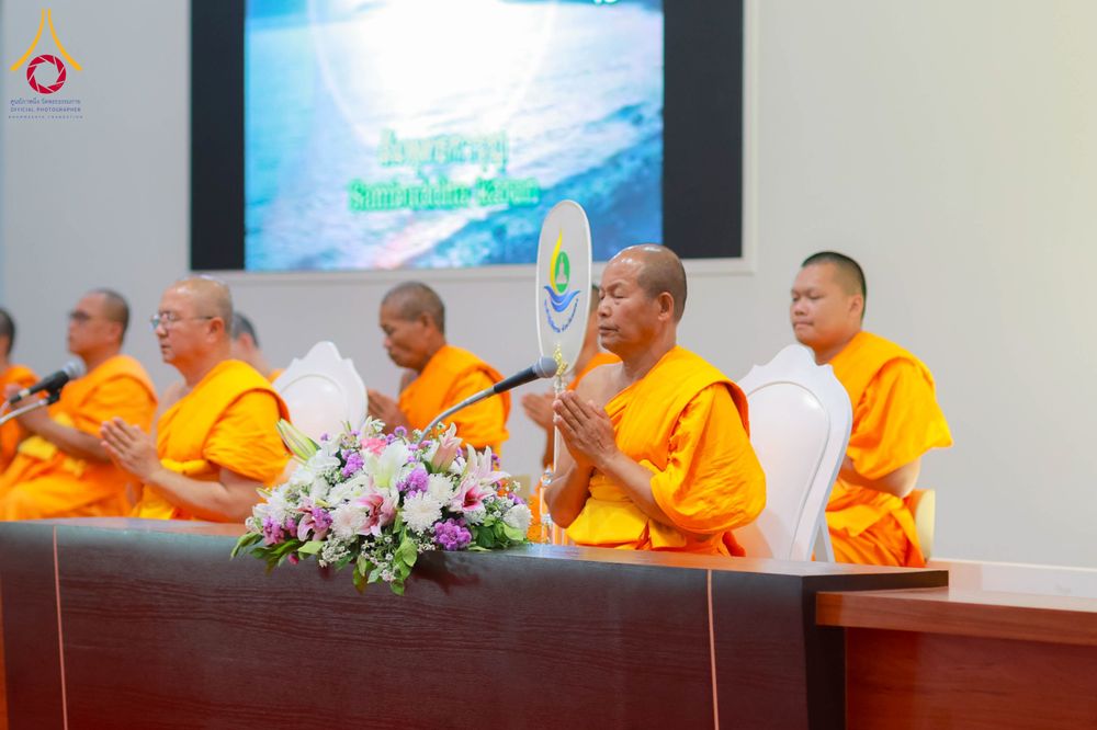 ภาพ No.321793:วันที่ 12 เมษายน พ.ศ.2569 ตักบาตรสงกรานต์ฉลองสามเณรใหม่  ณ ศูนย์ปฏิบัติธรรมระยอง(บ้านช่องลม)